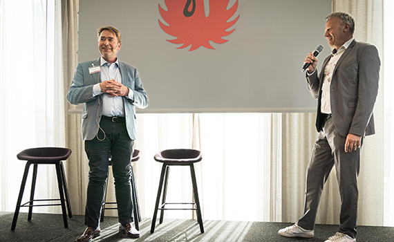 Mats Björs och Roger Andersson på scen under Brandskyddsföreningens riksmöte 2024